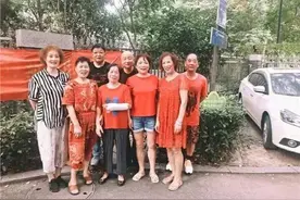 ​杭州这个小区真暖心！独居大姐不慎骨折，邻居们排班送饭一个多月图片