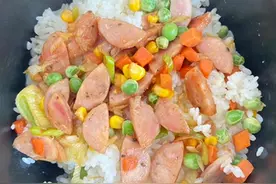 什锦砂锅饭一上桌，老人宝宝全都笑图片