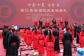 着汉服行汉礼，垫江举行首届汉式集体婚礼图片