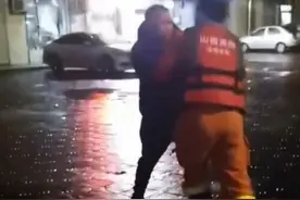 消防员：“你不要过来！”图片