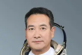 王亚平将成中国首位出舱女航天员 翟志刚王亚平叶光富个人资料简介图片