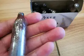 当你身边的孩子手中出现这个“小钢瓶”，请务必报警图片