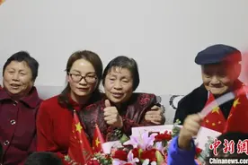 叶光富的成长故事：从小梦想当飞行员，常和姐姐坐在石板上看飞机图片