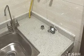 九江中航城小区“无牌”三角阀爆裂 精装修房“泡汤”图片