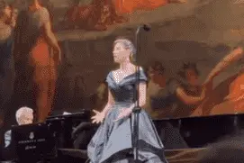 中国留学生听歌剧顺便“救场”引热议，本人回应：绝不再干了图片