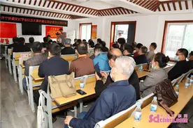 纪念太昊伏羲、弘扬伏羲文化研讨会暨恭祭中华人文始祖伏羲仪式在济宁举行图片