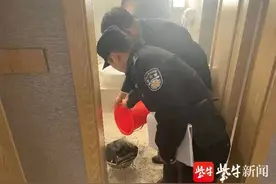 女子宾馆内烧炭轻生，民警急救化险为夷图片