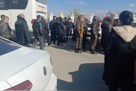 判决书里的罪犯脱逃案：破坏监狱设施出逃，与前罪并罚判无期图片