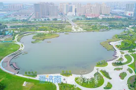 云锦湖公园水量丰沛 泉城北部“明珠”湖面碧波荡漾图片