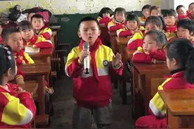 小学生一首《酒干倘卖无》，唱得一旁同学泪流满面图片