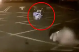 九旬老太推孙女横穿马路被撞飞 司机吓傻连问“怎么办”图片