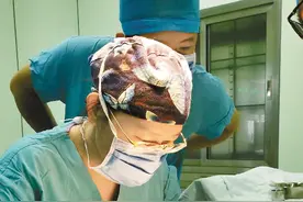 意外！刚退休就去做整形，图啥？图片