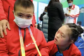 人小鬼大 滚球“唐宝”萌你一脸图片