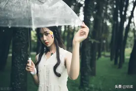 女人不删你微信，也不主动联系你，只有这三个原因图片