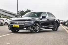 年底回老家想买一辆高档轿车，不妨看看这两款，空间大耐用还省油图片