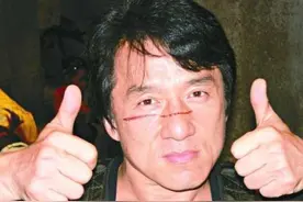 成龙唯一不敢拍的戏，找替身完成，事后成龙送他一辆法拉利图片