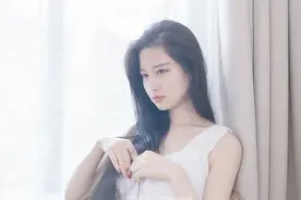 小说：大美女主动提出，我成了美少女图片