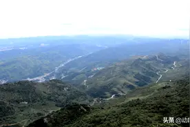 盘州市奇秀峻险老黑山 初秋风光诱惑人图片