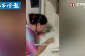 女孩记错返校日期崩溃连夜赶作业图片