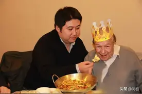 中国小伙为报恩接瑞士房东回国养老，老人临终前：想留在中国图片