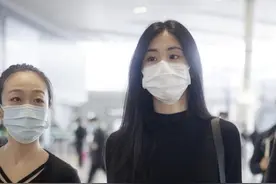 张碧晨身高168体重才92斤，穿牛仔裤把绳子当腰带，腰太细图片