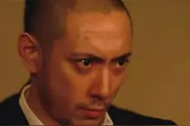 川海老藏被曝疑劈腿两人？1天内与俩女性约会，妻子过世独自带娃图片