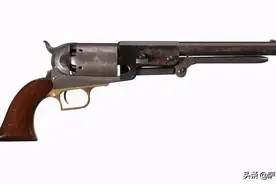 一支手枪抵上练武30年：1836年3月5日柯尔特发明左轮手枪图片