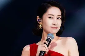 44岁大器晚成的刘敏涛，舞台上表演翻白眼上热搜，演技“杠杠的”图片