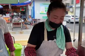 山东90后美女卖小吃，每天只做5小时，买车买房，接受电视台采访图片