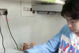 网上买的不粘锅电饭锅图片