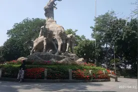 生活节俭的两口子，过着自在的生活，在广州一个月开支696元图片