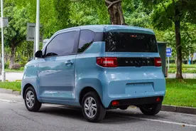 全系三门四座，明星点赞，2.88万的宏光MINI EV，值吗图片