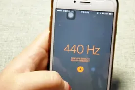 它能通过高频率的音频，将进水手机的水振动出来，很神奇视频封面