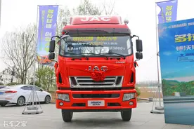 底盘自重仅4.45吨，江淮德沃斯6米8载货车12.38万起图片