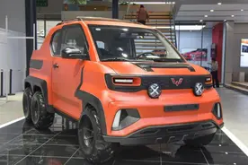 五菱又玩新花样，成都车展推出6×6皮卡，不烧油，大城市畅通无阻图片