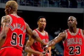 论“三角进攻”战术，如何成就几代王朝图片