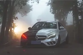 车友改装被勒令还原3次，仍坚持打造“熊猫色”奔驰C200L案例图片