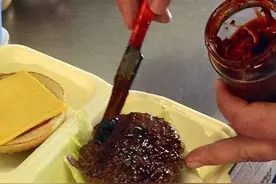 非洲最重口味的4大美食，牛粪饼上榜，最后一道让人难以接受图片