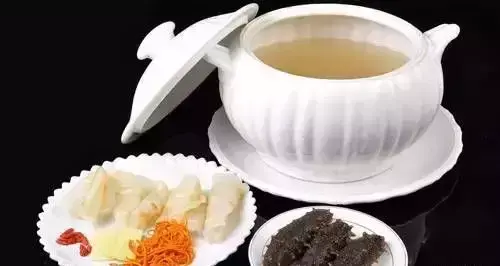 花胶瑶柱炖瘦肉有什么功效 花胶瑶柱炖瘦肉有什么功效和禁忌