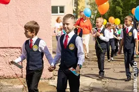 美女求代购俄版书，闲聊中俄边境边民带货赚钱的琐碎图片