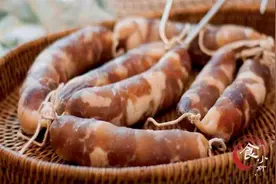 灌香肠时，猪肉洗不洗？教您详细做法，香肠又香又入味，没腥味图片