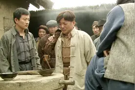 老百姓被鬼子搞得无家可归都大伙愿意跟着刘洪打鬼子