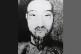 传遍世界坠楼照：她从86楼跳下，因姿势优雅被拍，被称坠落天使图片