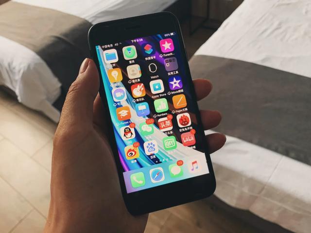 从苹果8更换到iPhoneSE2，自用60天后，几个明显的优缺点不吐不快