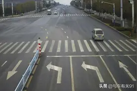 标准的左转弯是怎样的？多车道左转应该怎么走？很多新手做错了图片