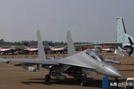 “电石榴”珠海亮相，歼-16D电战机究竟有多厉害？碾压美国咆哮者图片