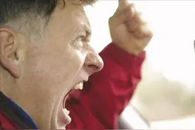 80岁老人已发生癌转移，要求子女卖房筹钱治疗，有必要吗？图片