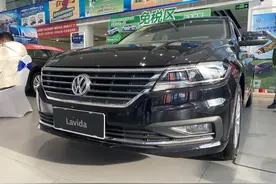 小伙提大众朗逸1.5L自动视野版，油耗不到7L，这价格怎么样图片