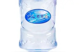 这个品牌的饮用水出事了，曝光原因：喝了容易得急性肠道疾病图片