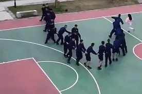 全网最让人羡慕的小姐姐找到了！每周和衡阳蓝朋友玩老鹰抓小鸡，真实身份揭晓图片